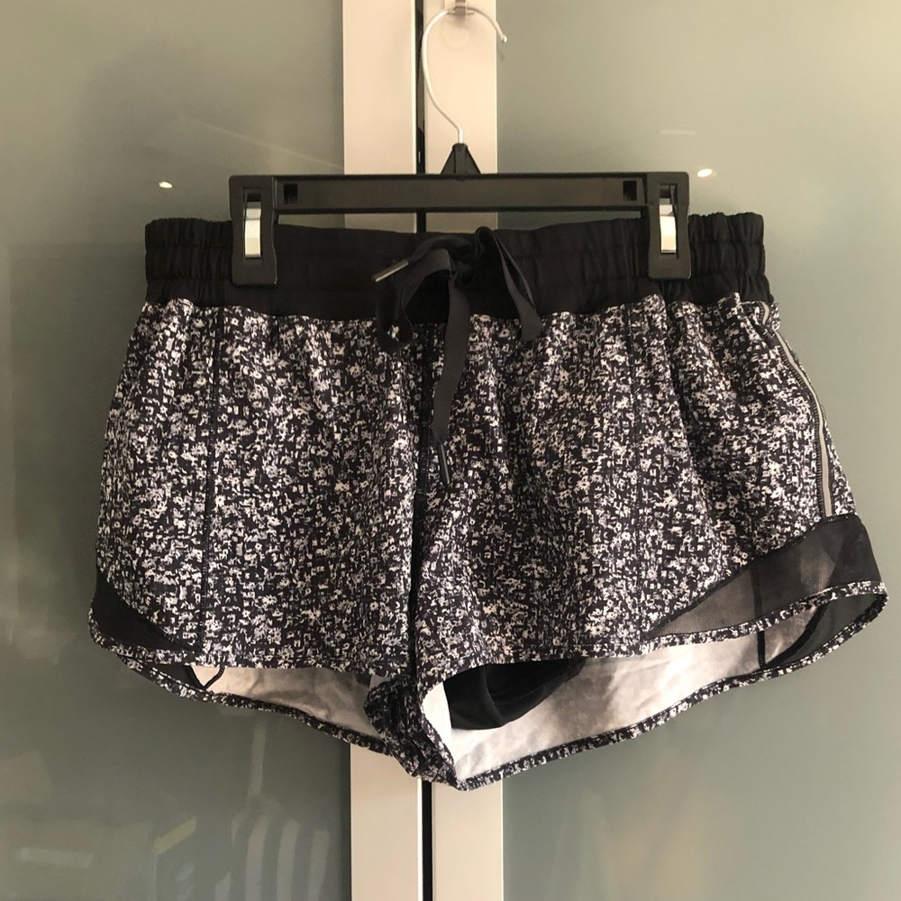 Lululemon Hotty Hot Short